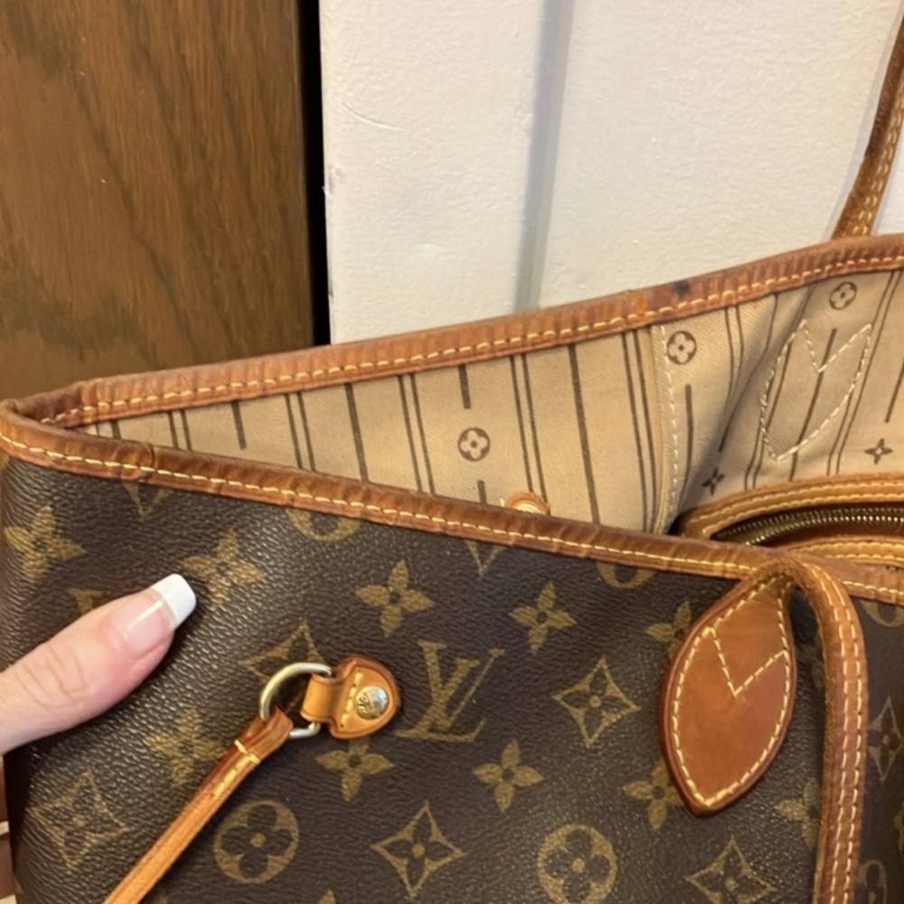 Louis Vuitton monogrammed Neverfull GM tote bag - Picture 3 of 9